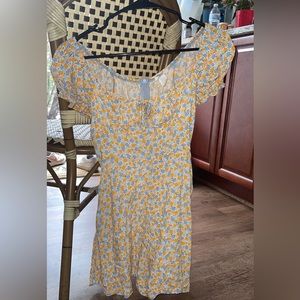 Cute blue and yellow flower romper!!